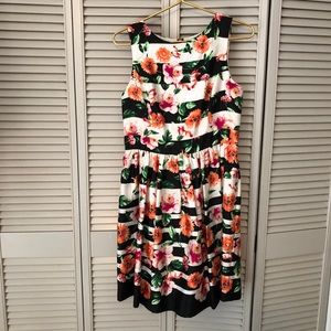 Black & White Stripe & Flowers Dress w/ pockets